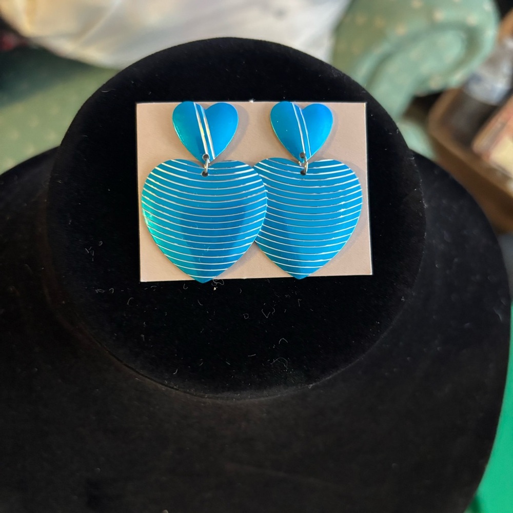 Vintage Avon Blue Metallic Heart Earrings
